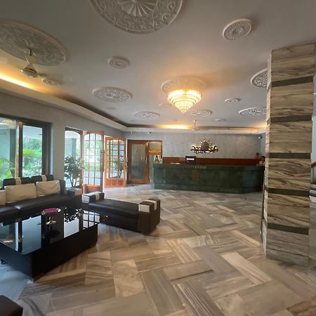 Varada Nagavali Hotel Srikakulam ภายนอก รูปภาพ