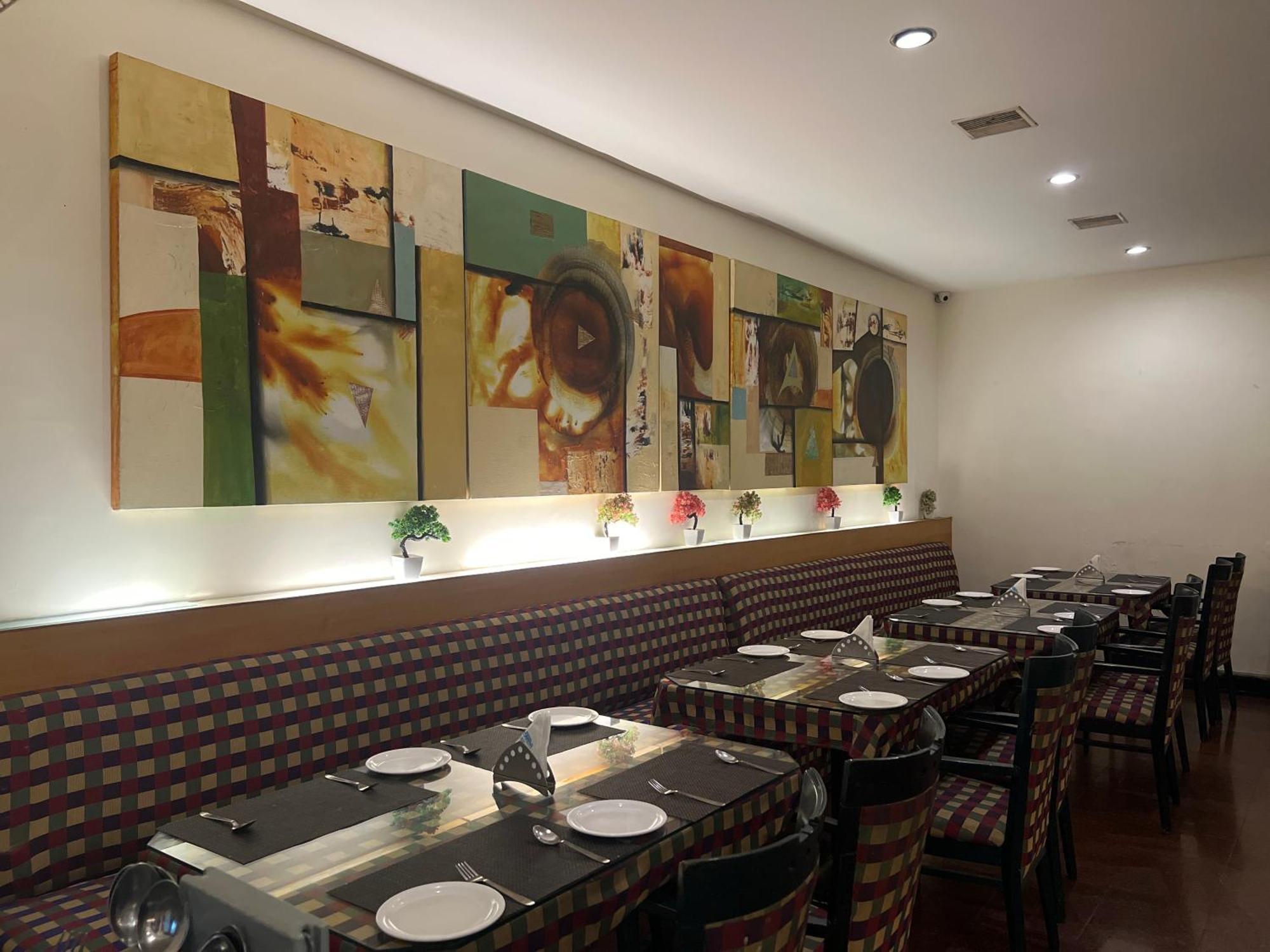 Varada Nagavali Hotel Srikakulam ภายนอก รูปภาพ