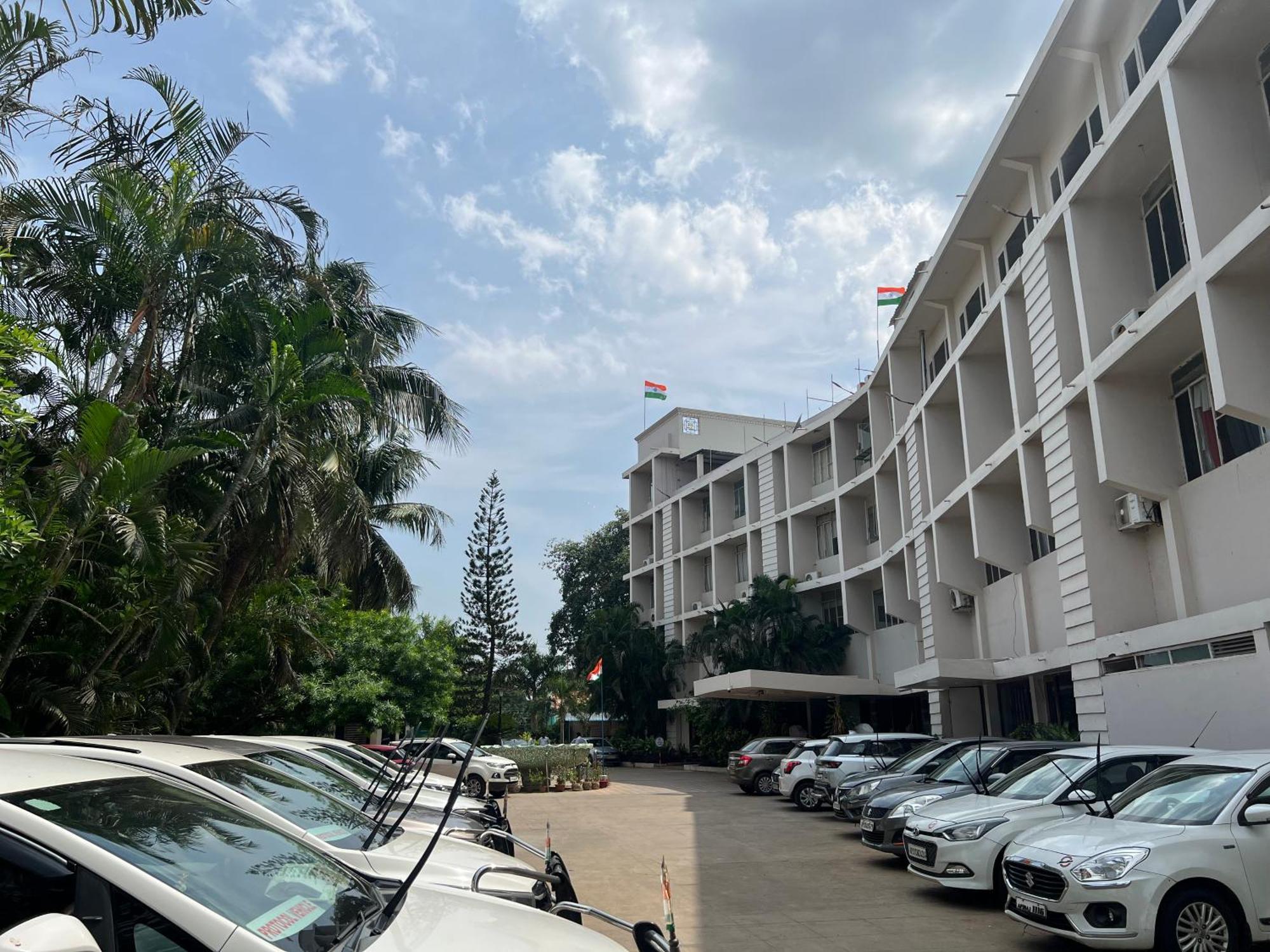 Varada Nagavali Hotel Srikakulam ภายนอก รูปภาพ