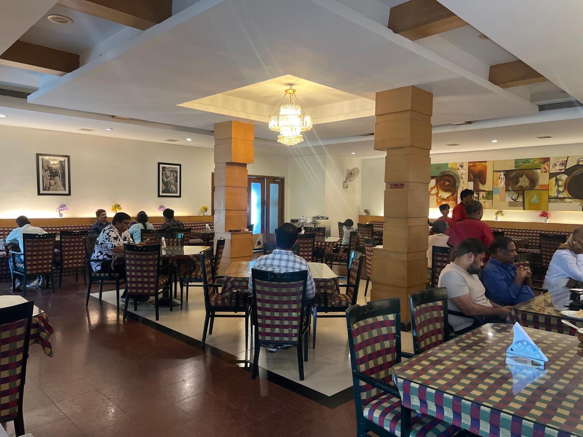 Varada Nagavali Hotel Srikakulam ภายนอก รูปภาพ