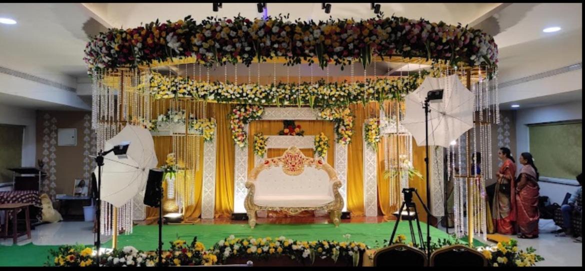 Varada Nagavali Hotel Srikakulam ภายนอก รูปภาพ